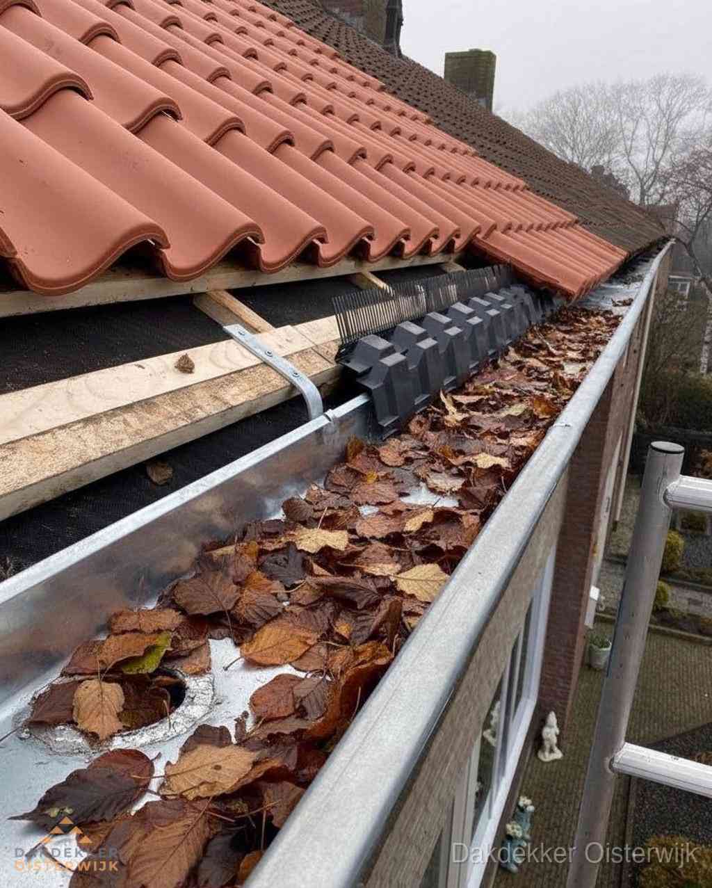 Plat dak bedrijfspand met bitumen dakbedekking en lichtkoepels in Oisterwijk