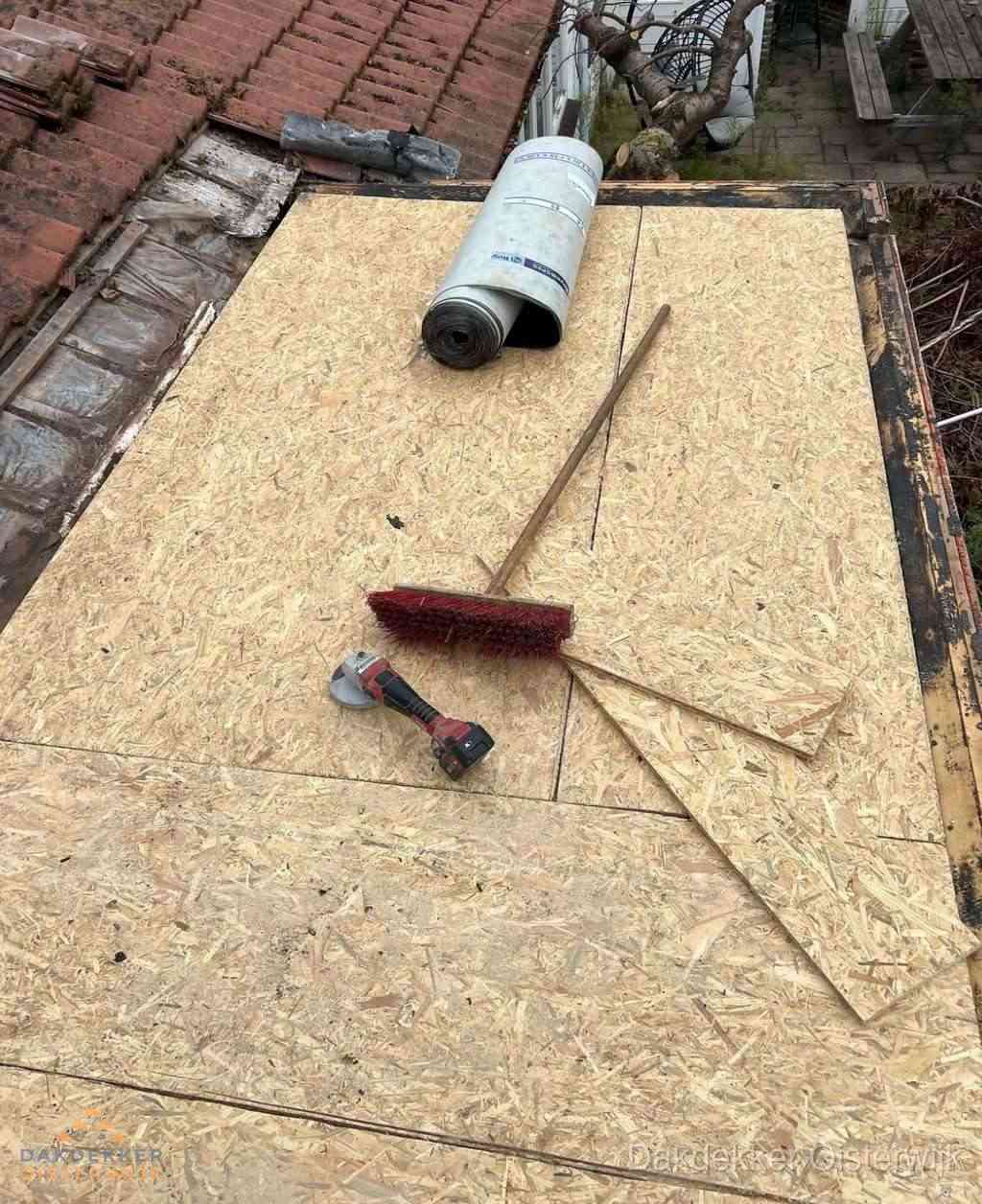 Dakrenovatie afgerond met nieuwe bitumen dakbedekking in Oisterwijk